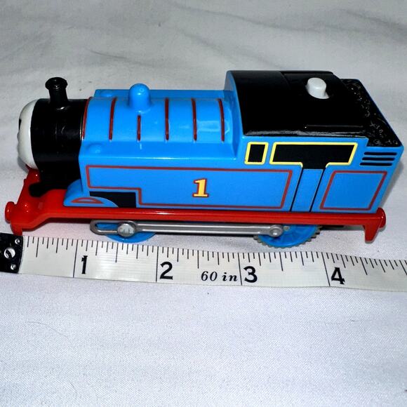 Gullane Thomas the Tank Engine Trackmaster Motorized 3035D 2013 Engine #1 - Picture 4 of 7